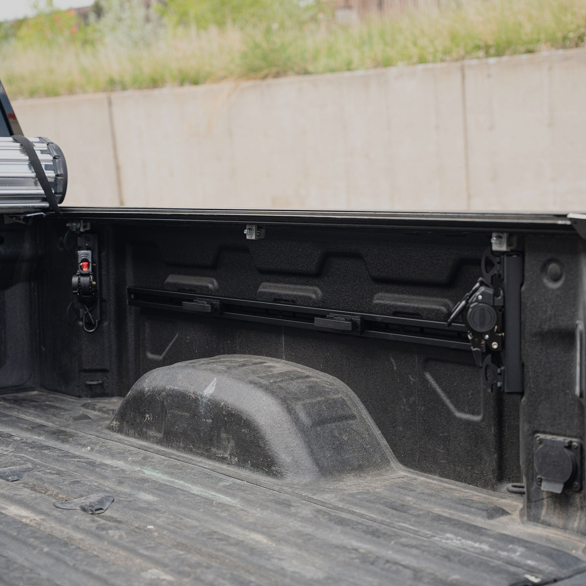 Integral Straps - Chevrolet Silverado & GMC Sierra - (1500 2019+, HD 2020+)